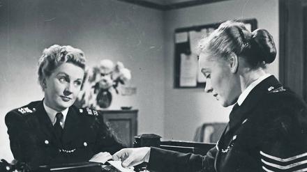Arbeitsalltag Londoner Polizistinnen: „Street Corner“ von Muriel Box hat eine überwiegend weibliche Besetzung.