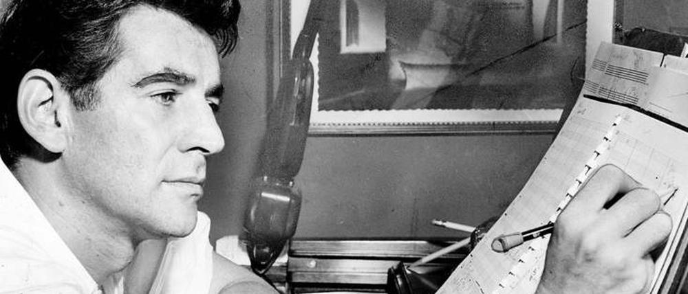 Leonard Bernstein in den 50er Jahren – die Zeit, in der er „West Side Story“ schrieb.