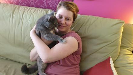 Caroline Braune betreibt ein Katzencafé. Mit strengen Regeln.