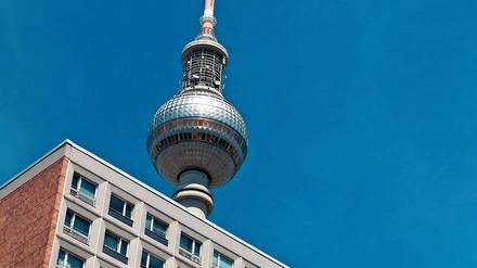 Wolfgang Maennig ist als Professor der Universität Hamburg (Forschungsschwerpunkt: Stadt- und Immobilienökonomik) Mitglied der Baulandkommission des Innenministeriums. Er wohnt in Berlin. 