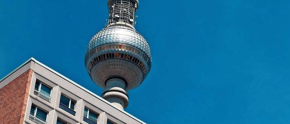 Wolfgang Maennig ist als Professor der Universität Hamburg (Forschungsschwerpunkt: Stadt- und Immobilienökonomik) Mitglied der Baulandkommission des Innenministeriums. Er wohnt in Berlin. 