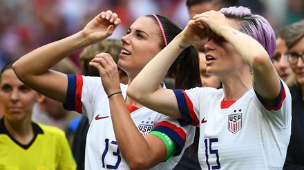 Gute Aussichten, auch finanziell. Alex Morgan (links) und Megan Rapinoe nach dem Titelgewinn bei der WM.