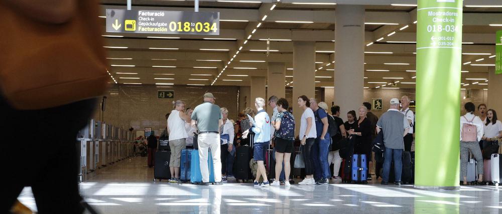 Am Flughafen von Palma de Mallorca wurden die vier Deutschen festgenommen.