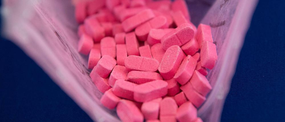 Oft schlägt die vom Ecstasy ausgelöste Euphorie an den folgenden Tagen in ein emotionales Tief um.