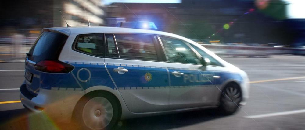 Ein Funkwagen der Polizei im Einsatz.