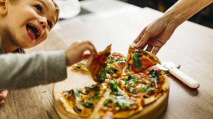 Pizza für die ganze Familie (Symbolbild)