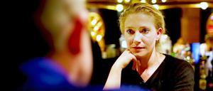 Reporterin Pia Osterhaus, 37, widmet sich dem Thema "Fremdgehen". 