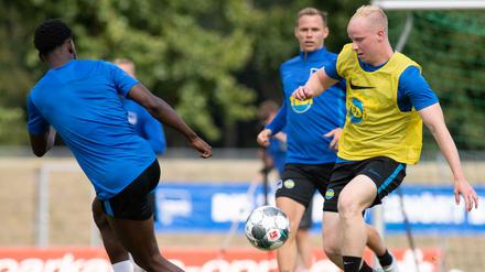 In Ungnade gefallen. Dennis Jastrzembski steht bei Hertha BSC vor dem Absprung.
