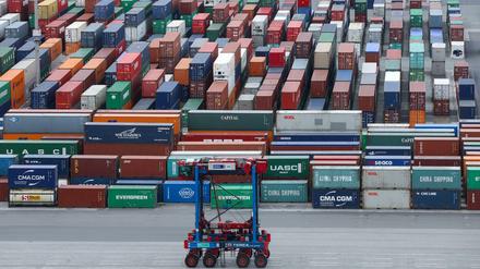 Container im Hamburger Hafen.