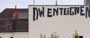 Die Initiative "Deutsche Wohnen & Co Enteignen" hatte seit April Unterschriftenlisten in allen Berliner Bezirken ausliegen.