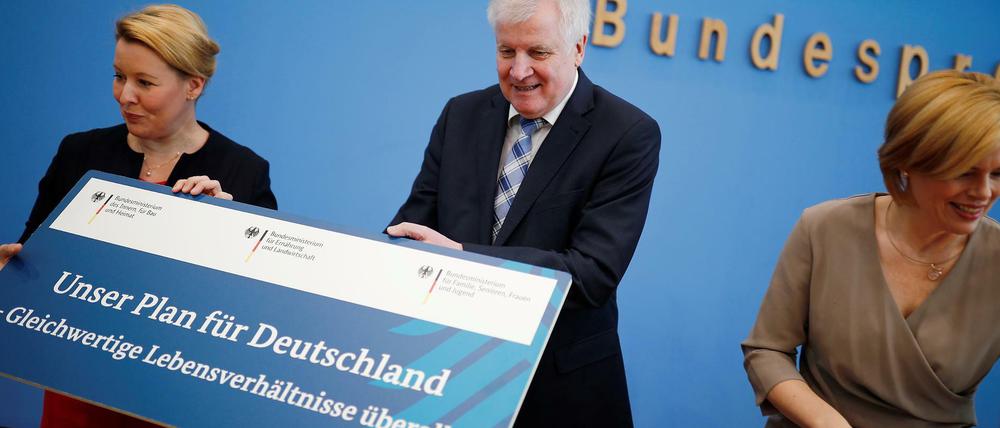 Franziska Giffey, Horst Seehofer und Julia Klöckner