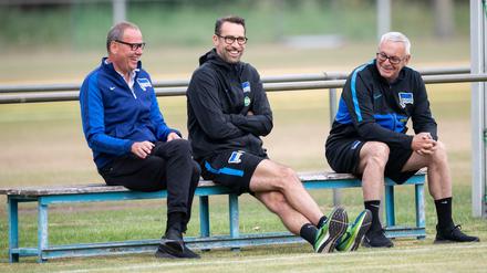 Herthas Kommunikations-Berater Michael Kucharski (l-r), Manager Michael Preetz und Präsident Werner Gegenbauer