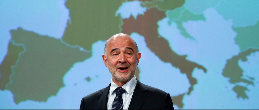 EU-Kommissar Pierre Moscovici präsentiert eine Wirtschaftsprognose für Europa