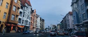 54.000 Autos, zig Buslinien. Die Klosterstraße ist eng: Es gibt nicht mal Platz für Bäume.