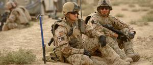 Bundeswehrsoldaten während einer Minensuch-Mission in Afghanistan. 