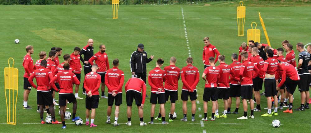 Viele Rote: 35 Spieler zählt Unions Kader aktuell.