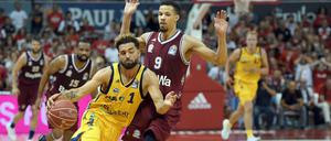 Von der großen Stadt Berlin ins kleine Bonn. Joshiko Saibou (links, in gelb) verlässt Alba.