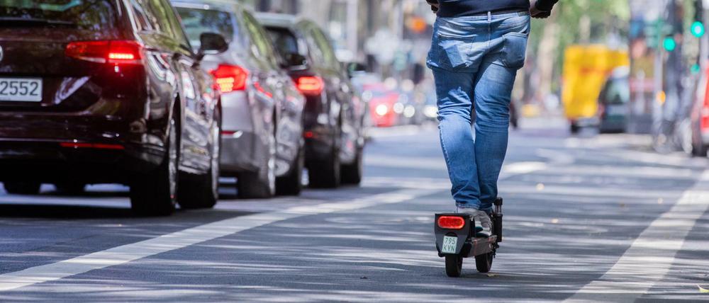 Nur auf dem Radweg ist es erlaubt, mit den E-Scootern zu fahren.