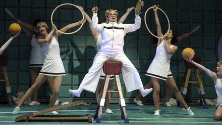 Andreja Scheider in Paul Abrahams "Roxy und ihr Wunderteam" an der Komischen Oper