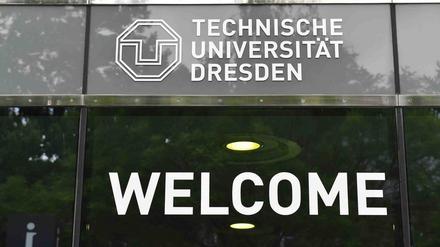 Der Eingang zum Welcome-Center der TU-Dresden.