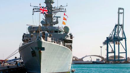 Das Kriegsschiff "HMS Montrose" musste nach britischer Darstellung eingreifen.
