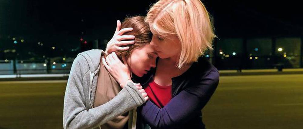Lucy (Ellen Page) und Mercy (Kate Mara, rechts).
