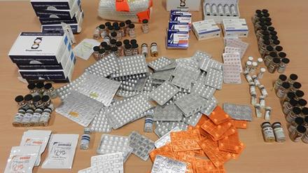 Nicht für die Haare: Solche illegalen Präparate beschlagnahmte Europol bei der großen Anti-Doping-Razzia.
