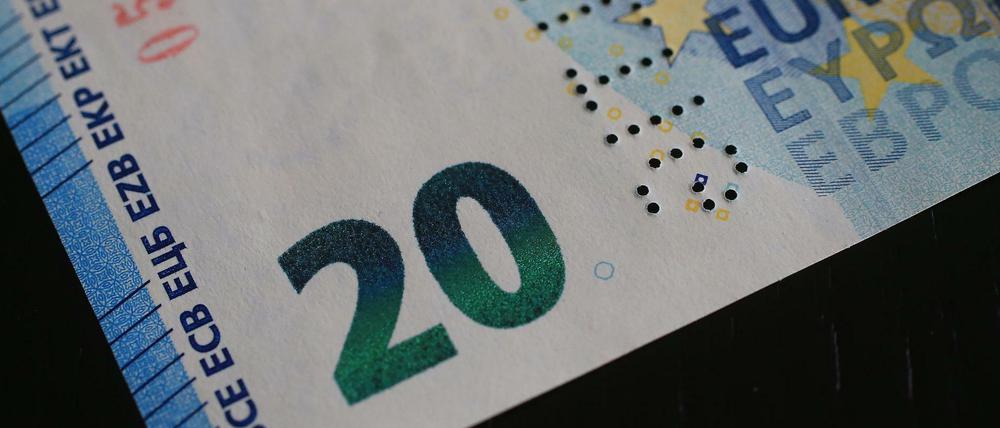 Der Tatverdächtige soll sich 20-Euro-Blüten verschafft haben.