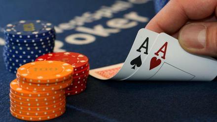 Computer schlagen mittlerweile selbst Profis, mit am Pokertisch sitzen werden sie aber vorerst nicht.