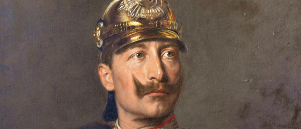 Ein Porträt von Kaiser Wilhelm II. in der Uniform der Garde du Corps von Ludwig Noster wird am 22.07.2014 im Neuen Palais in Potsdam gezeigt. Mit der Ausstellung "Wegmarke der Geschichte" erinnert die Stiftung Preussische Schlösser und Gärten am authentischen Ort an die Unterzeichnung der Verordnung, die Deutschland in den Kriegszustand versetzte. Foto: Bernd Settnik dpa +++(c) dpa - Bildfunk+++ | Verwendung weltweit