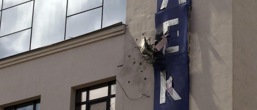 Das beschädigte Gebäude des Fernsehsenders 112 in Kiew. 