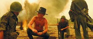 Robert Duvall (Mitte) als Lieutenant Colonel Bill Kilgore in Francis Ford Coppolas Meisterwerk.