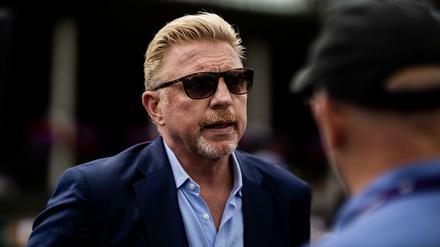 Ist seine Pokale los. Boris Becker lässt sich von der Aufregung um seine Versteigerung nichts anmerken.