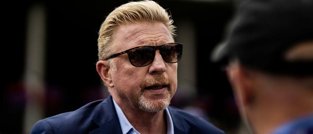 Ist seine Pokale los. Boris Becker lässt sich von der Aufregung um seine Versteigerung nichts anmerken.