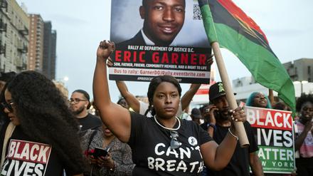 Aktivisten von "Black Lives Matter" protestieren am Dienstag in Harlem gegen die Entscheidung des US-Justizministeriums.