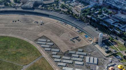 Das Foto beweist es: Das Tempelhofer Feld ist bereits bebaut.