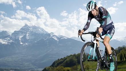 Steil bergauf. Emanuel Buchmann ist die deutsche Hoffnung bei der Tour de France.