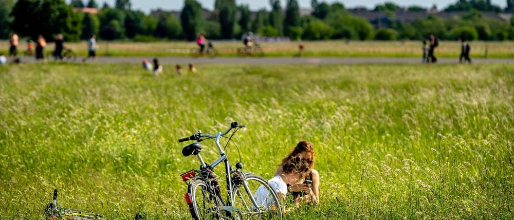 Ein weites Feld. Aus der SPD gibt es Forderungen, die Ränder des Tempelhofer Feldes zu bebauen.