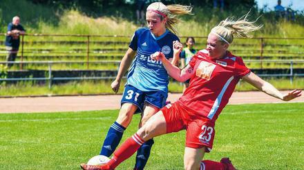 Knapp gescheitert. Nathalie Bock (r.) hat mit dem 1. FC Union den Aufstieg in die Zweite Liga verpasst.