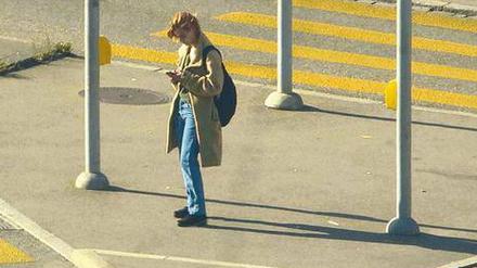 Bildrand des Lebens. Dass die Betrügerin Alice (Sarah Stauffer) in Zürich lebt, ist Cyril Schäublins auch formal bemerkenswertem Spielfilmdebüt nicht so wirklich anzusehen.