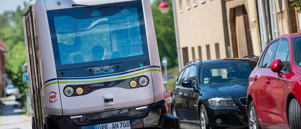 Der selbstfahrende Kleinbus Easy Mile ist der erste selbstfahrende Bus in Brandenburg.