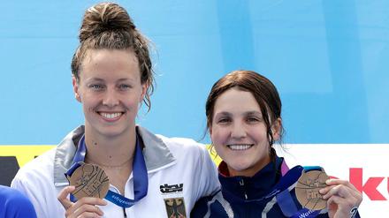 Nächstes Edelmetall. Die deutsche Freiwasserschwimmerin Leonie Beck (l.) holt WM-Bronze über fünf Kilometer.