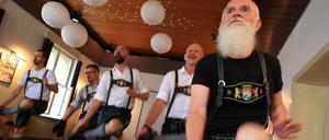 Die Querplattler lassen es bei der Probe krachen, damit der Auftritt beim Stadtfest auf jeden Fall perfekt wird.