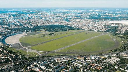 Das Tempelhofer Feld, noch ohne Randbebauung.