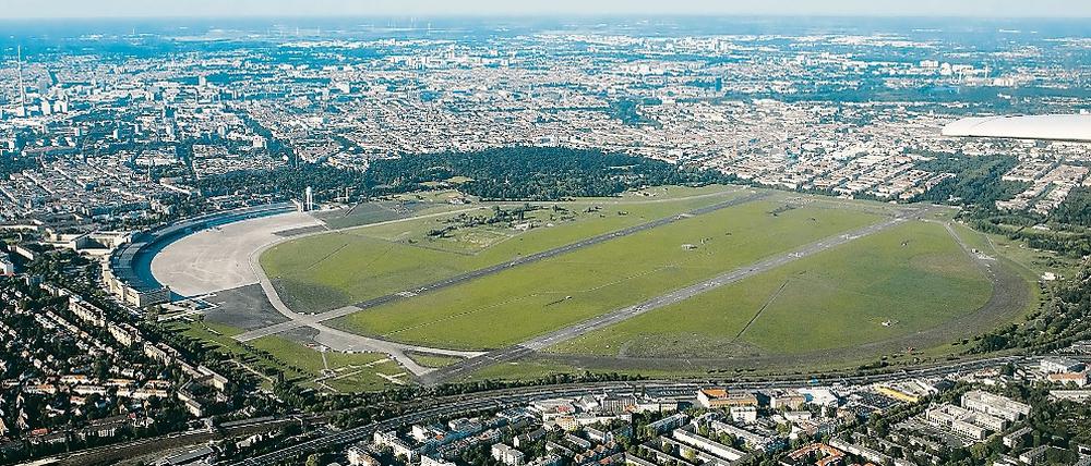 Das Tempelhofer Feld, noch ohne Randbebauung.
