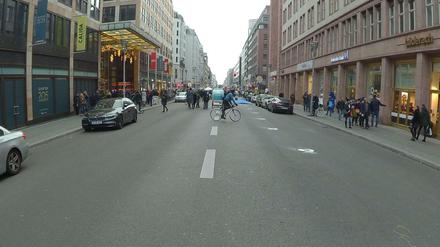 Im Dezember 2018 sperrte die Initiative "Stadt für Menschen" die Friedrichstraße erstmals für wenige Stunden. 