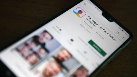 Grauzone. Mit dem Fotodienst Faceapp können Nutzer Bilder von sich künstlich altern lassen.