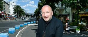 Die Begegnungszone Maaßenstraße findet Kram hässlich, aber wirkungsvoll. Wer hier nicht sitzen mag: Im Kiez gibt es viele Bars.
