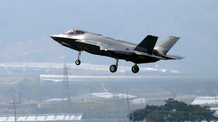 Die USA machen Ernst und werfen die Türkei wegen des Kaufs eines russischen Raketenabwehrsystems aus dem F-35- Kampfjet-Programm.