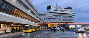 Ab 2021 hält hier kein Bus mehr. Der Flughafen Tegel soll schließen und Platz für ein Wohnviertel und einen Industriepark machen.